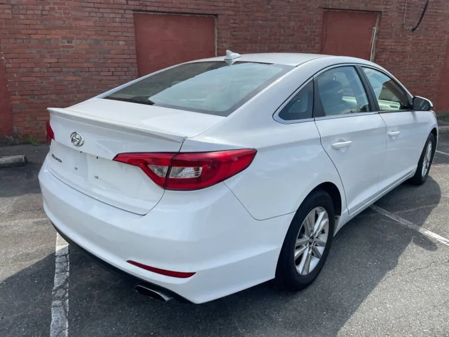 2017 Hyundai Sonata SE photo 1