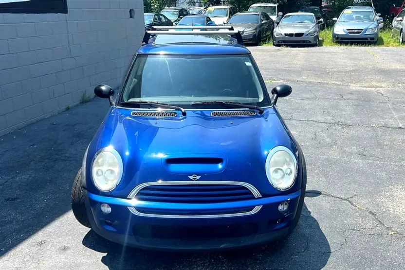 2003 Mini Cooper S photo 1
