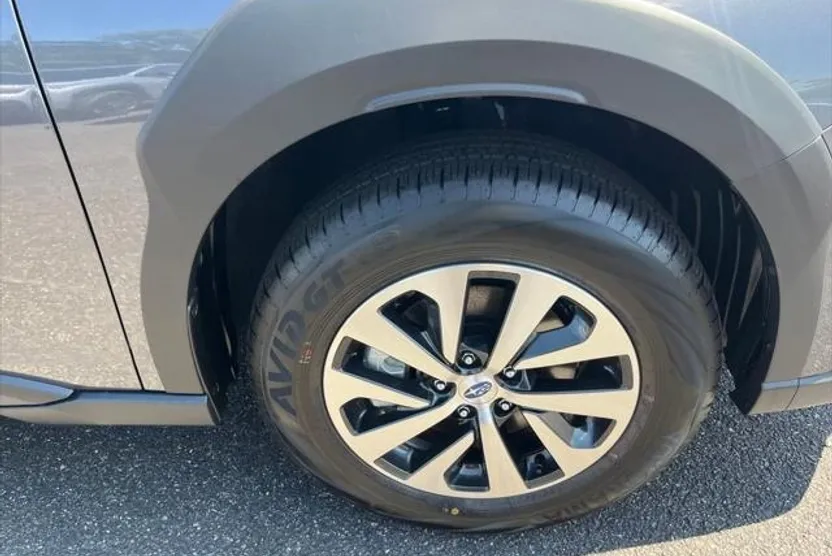 2025 Subaru Outback Premium photo 1