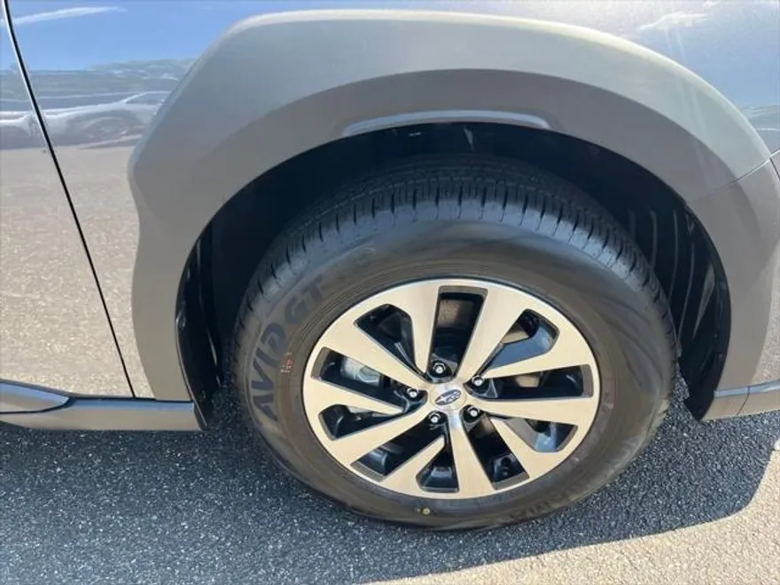 2025 Subaru Outback Premium photo 1