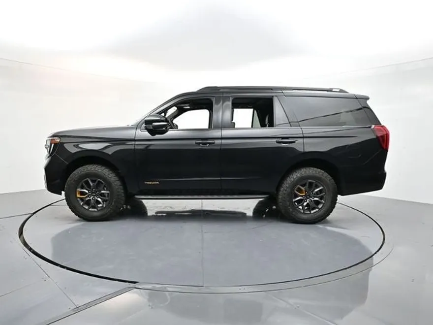 2025 Ford Expedition photo 1