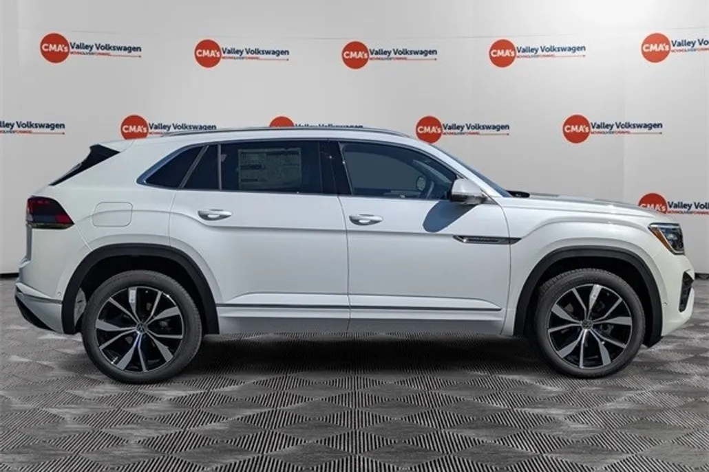 2026 Volkswagen Atlas Cross Sport SEL Premium R-Line photo 1