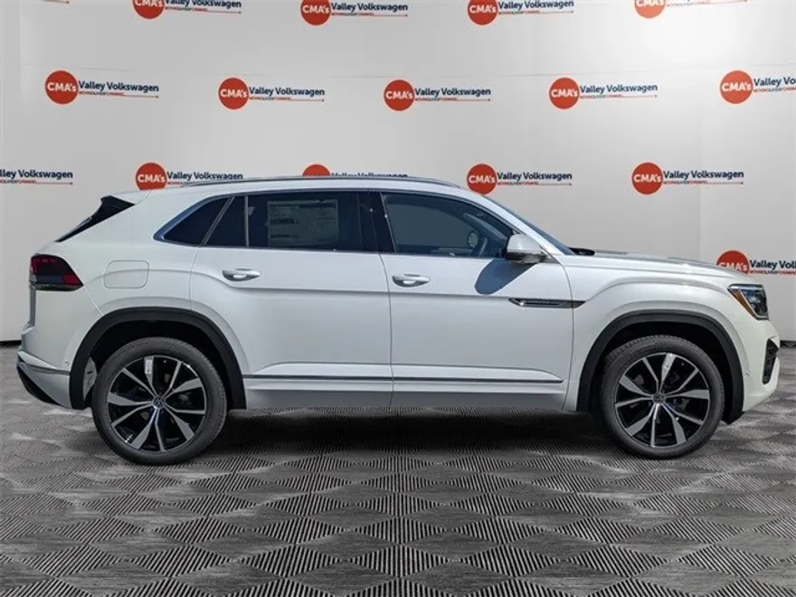 2026 Volkswagen Atlas Cross Sport SEL Premium R-Line photo 1