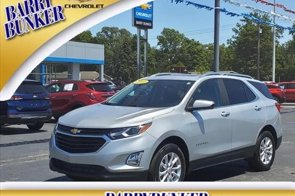 2021 Chevrolet Equinox LT photo 1
