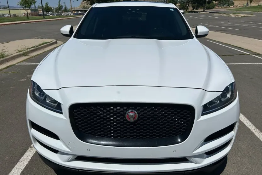 2020 Jaguar F-PACE Premium photo 1
