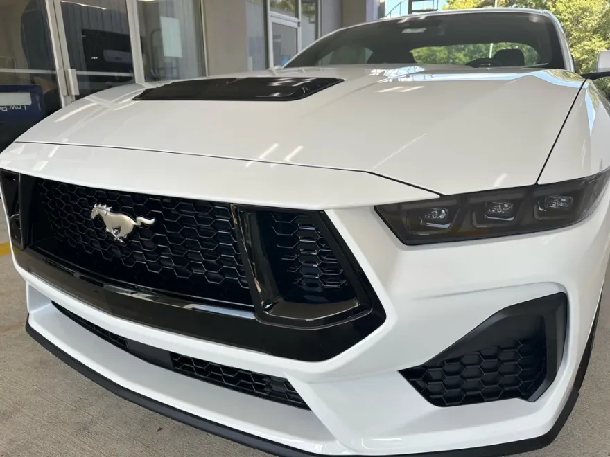 2025 Ford Mustang GT Premium photo 1