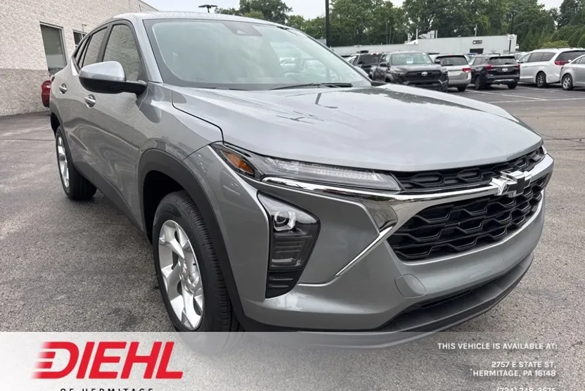 2025 Chevrolet Trax LS photo 1