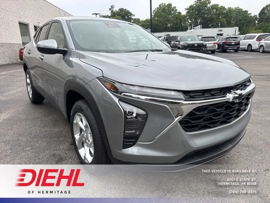 2025 Chevrolet Trax LS photo 1