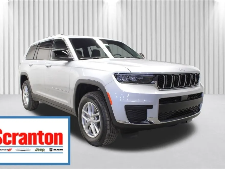 2025 Jeep Grand Cherokee Laredo photo 1