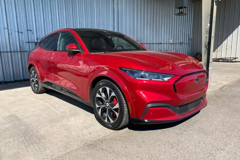 2021 Ford Mustang Mach-E Premium photo 1