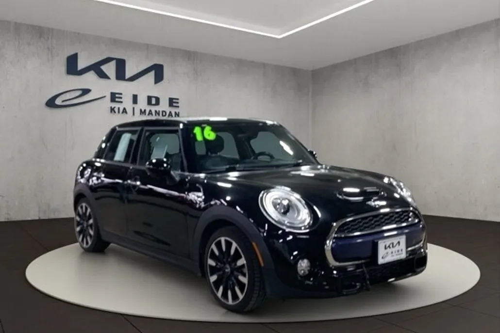 2016 Mini Cooper Hardtop S photo 1