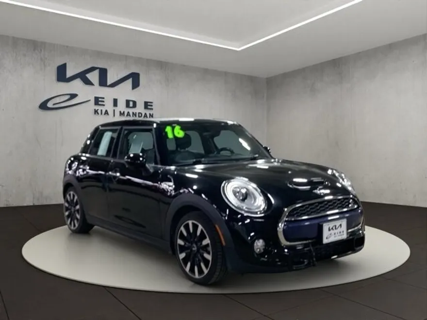 2016 Mini Cooper Hardtop S photo 1