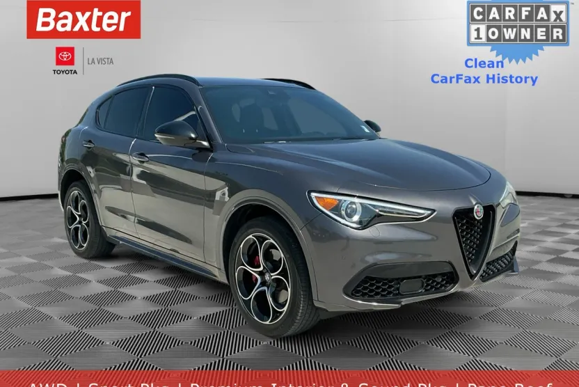 2023 Alfa Romeo Stelvio Ti photo 1
