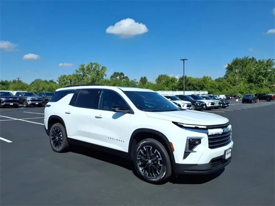 2026 Chevrolet Traverse photo 1