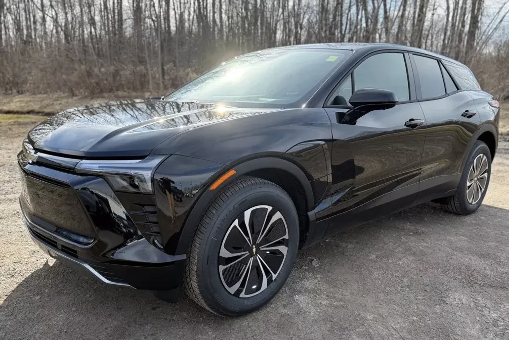 2025 Chevrolet Blazer EV photo 1