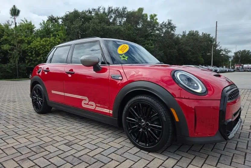2023 Mini Cooper 4 Door Hardtop S photo 1