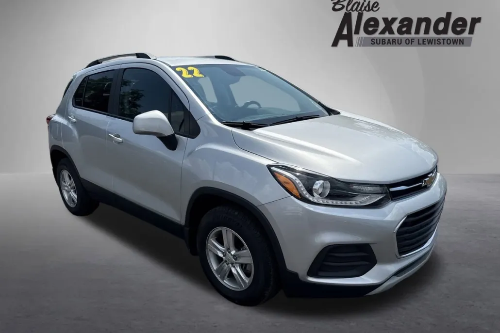 2022 Chevrolet Trax LT photo 1