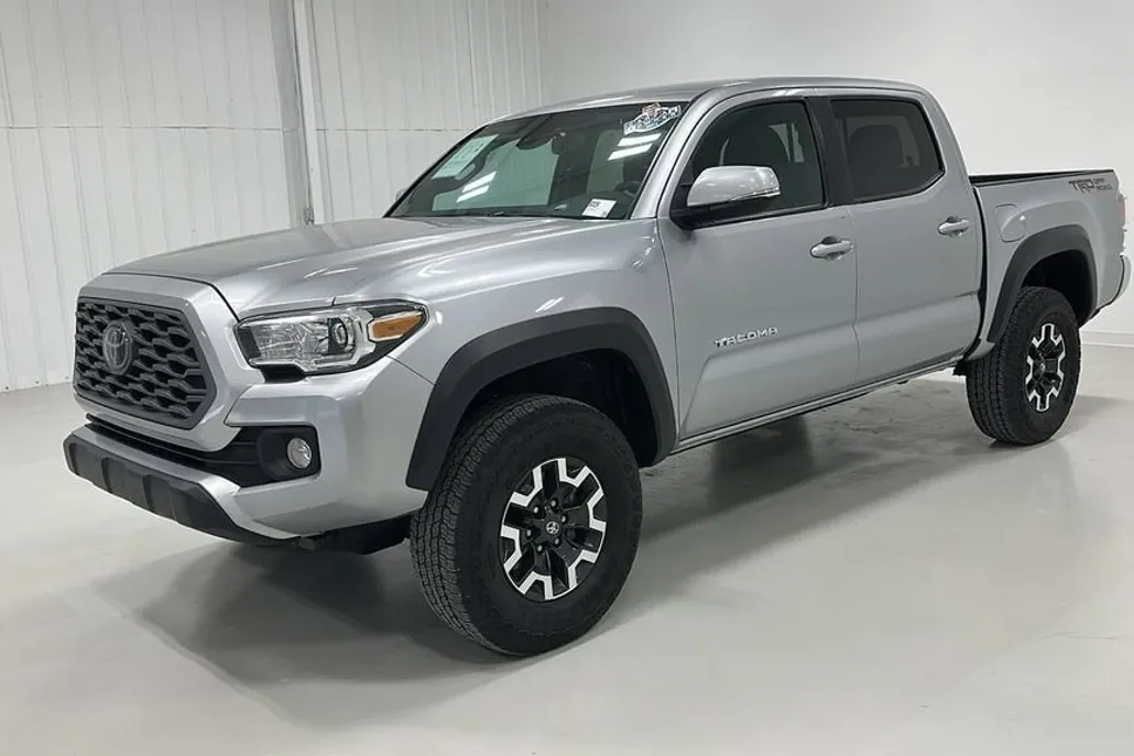 2023 Toyota Tacoma SR5 V6 photo 1
