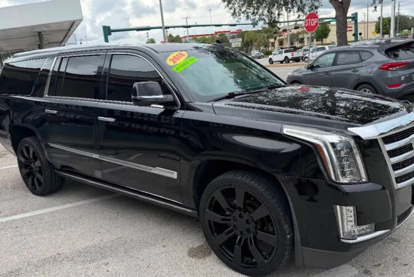 2018 Cadillac Escalade ESV Premium Luxury photo 1