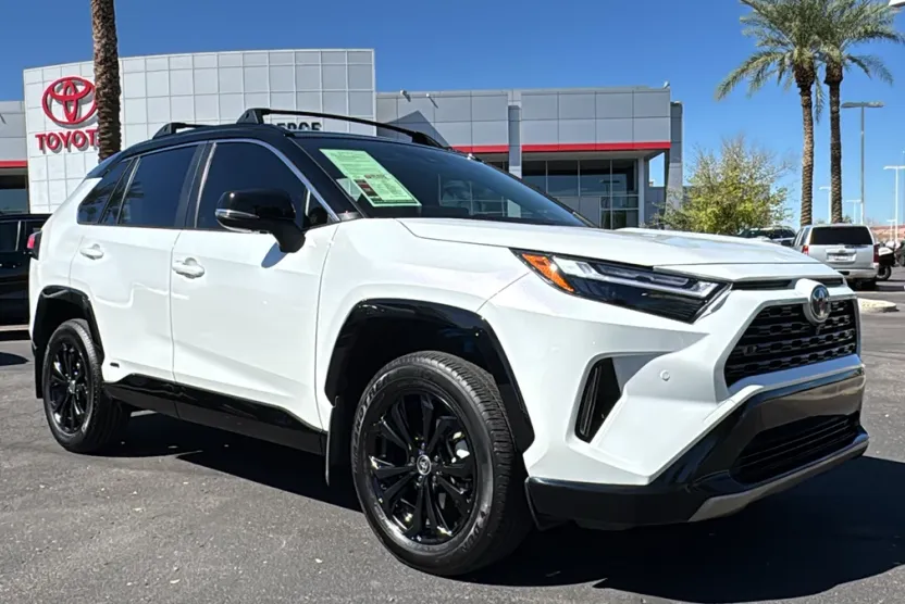 2024 Toyota RAV4 Hybrid XSE photo 1