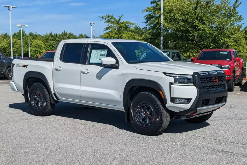 2025 Nissan Frontier Crew Cab PRO-4X photo 1