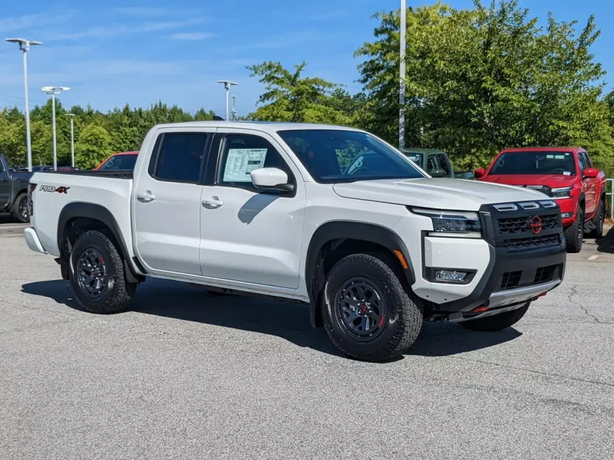 2025 Nissan Frontier Crew Cab PRO-4X photo 1
