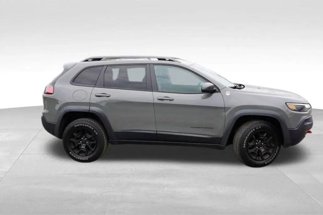 2019 Jeep Cherokee Trailhawk photo 1