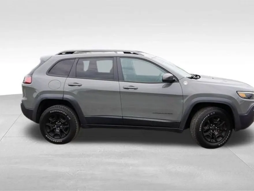 2019 Jeep Cherokee Trailhawk photo 1