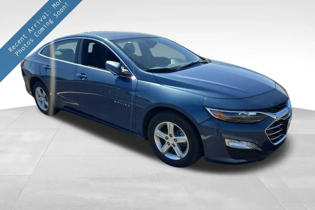 2024 Chevrolet Malibu 1LT photo 1
