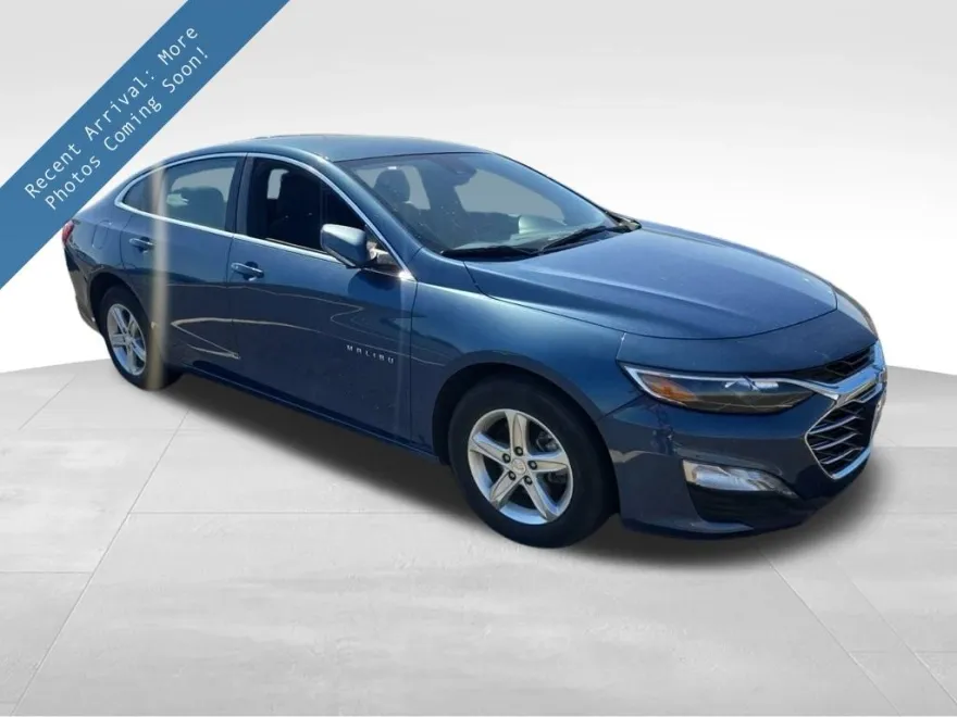 2024 Chevrolet Malibu 1LT photo 1