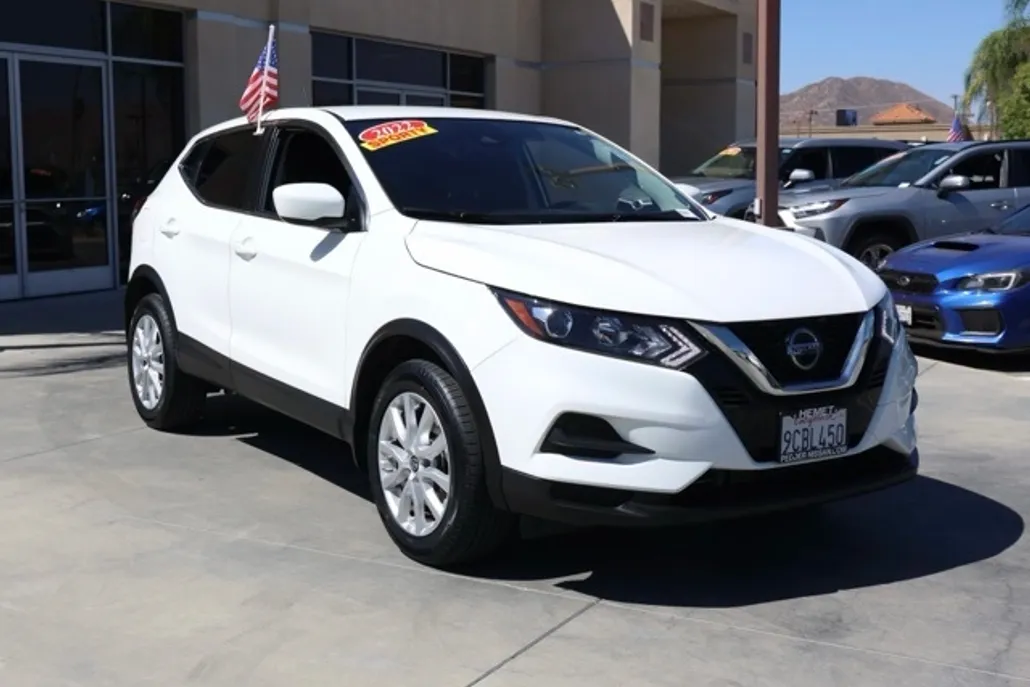 2022 Nissan Rogue Sport S photo 1