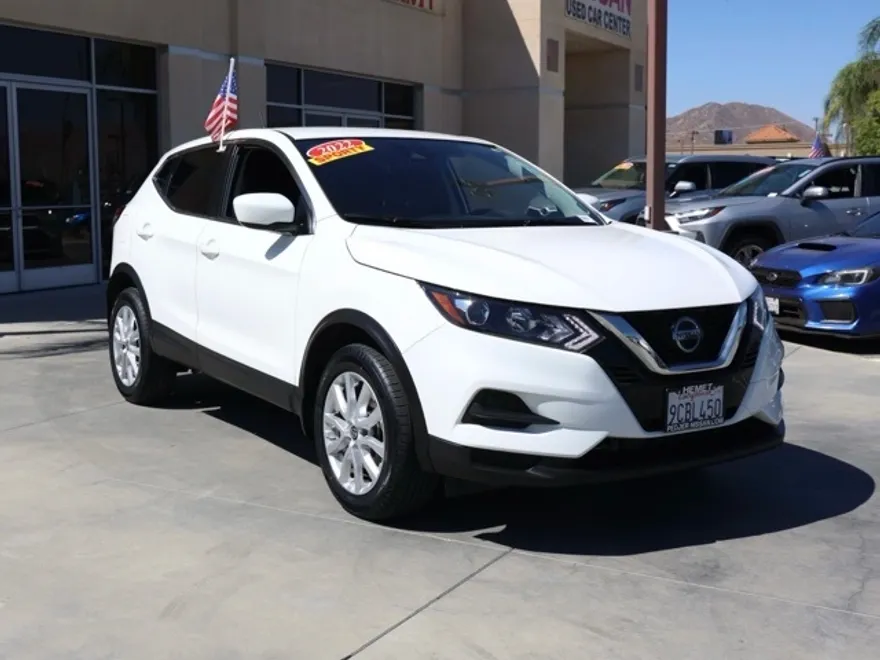 2022 Nissan Rogue Sport S photo 1