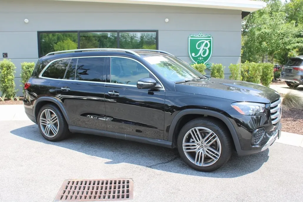 2024 Mercedes Benz GLS 450 4MATIC photo 1