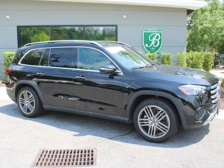 2024 Mercedes Benz GLS 450 4MATIC photo 1