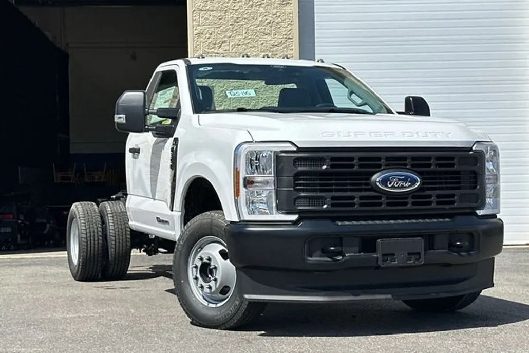 2025 Ford F-350 XL photo 1