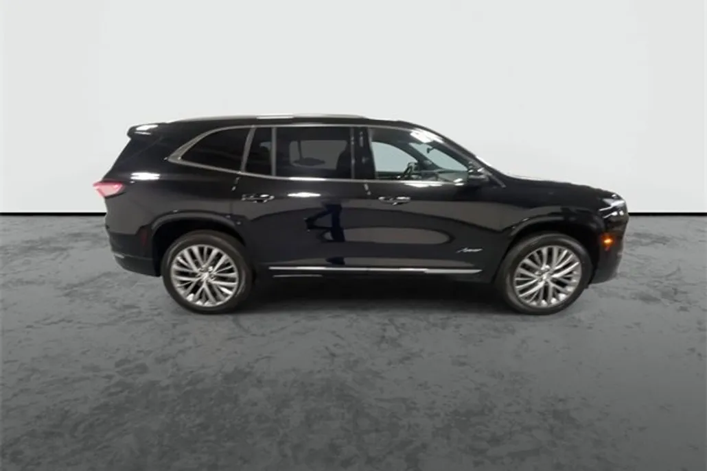 2025 Buick Enclave Avenir photo 1