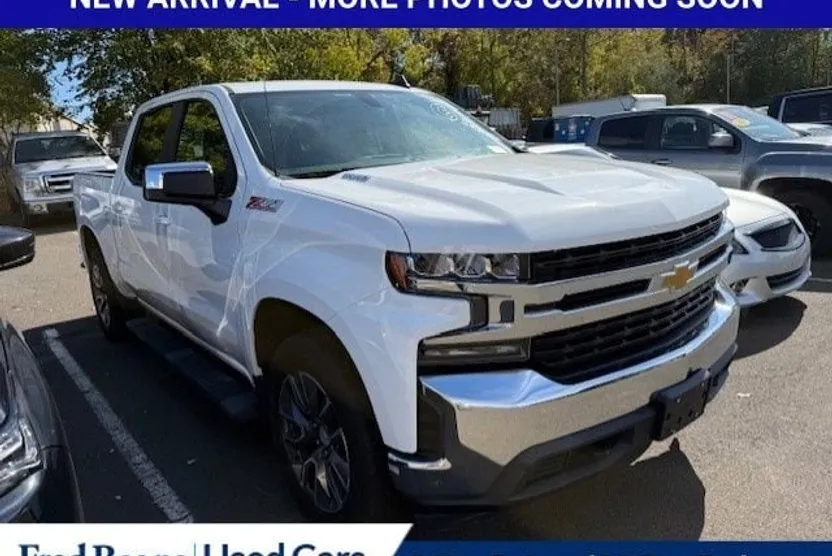 2021 Chevrolet Silverado 1500 LT photo 1