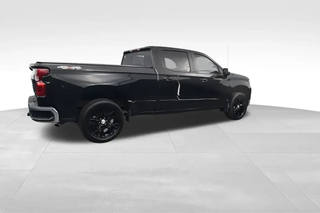 2024 Chevrolet Silverado 1500 LT photo 1