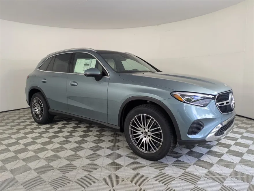 2026 Mercedes Benz GLC 300 photo 1