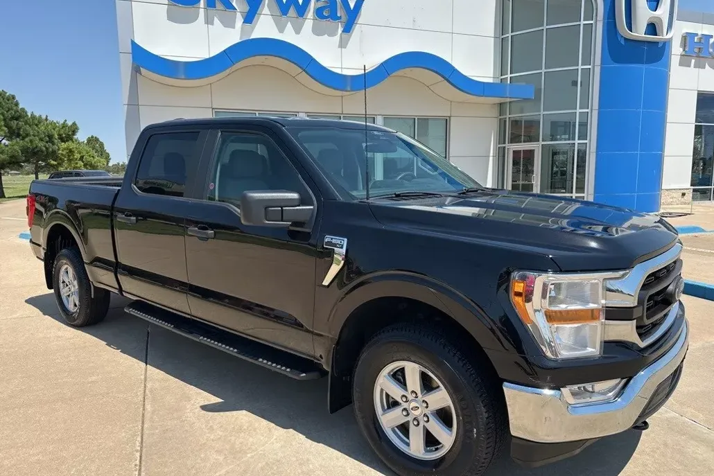 2022 Ford F-150 XLT photo 1