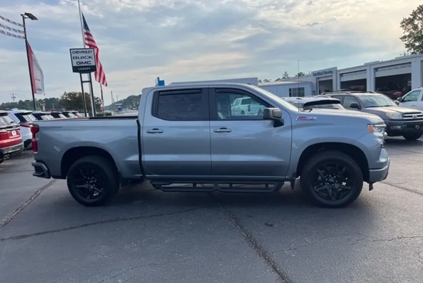 2024 Chevrolet Silverado 1500 RST photo 1