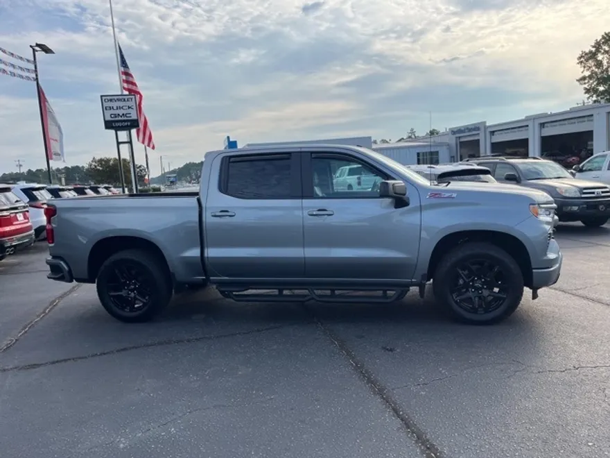 2024 Chevrolet Silverado 1500 RST photo 1
