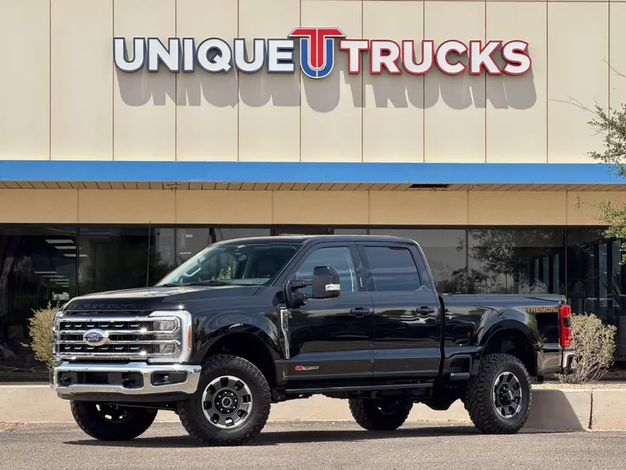 2023 Ford F-250 Lariat photo 1