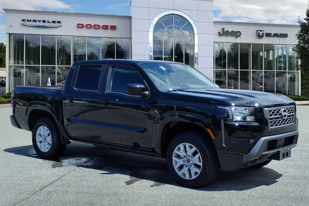 2023 Nissan Frontier SV photo 1
