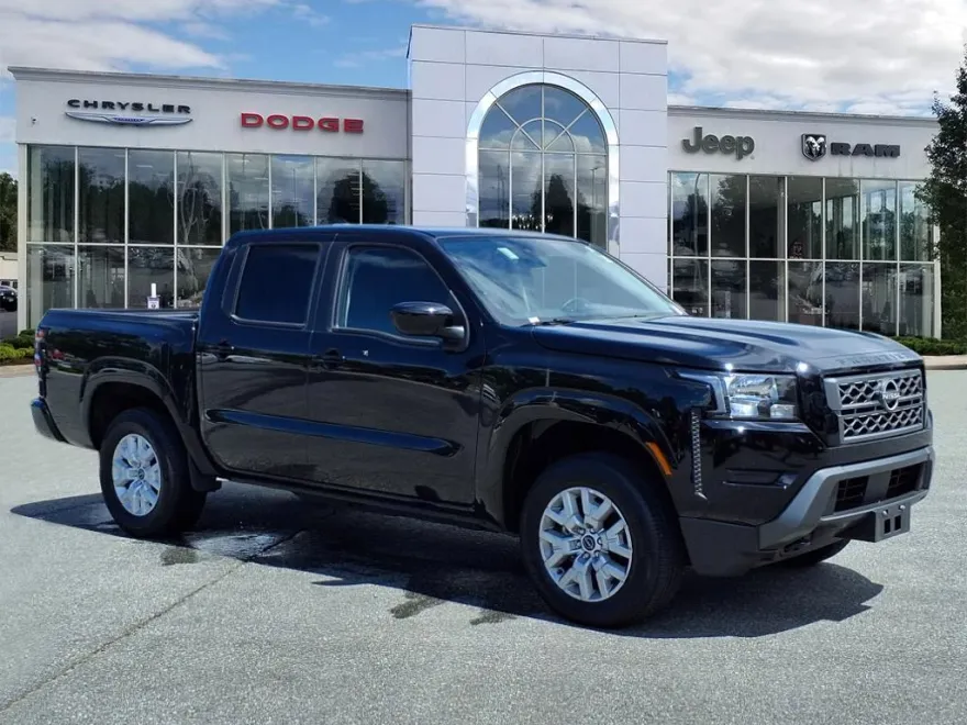 2023 Nissan Frontier SV photo 1