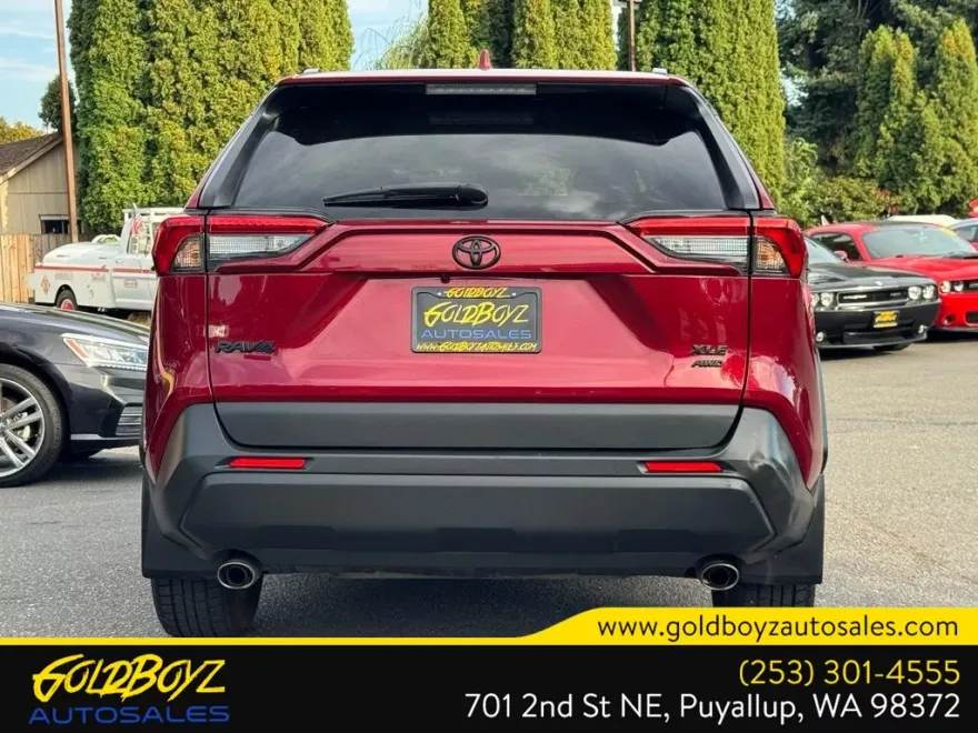 2022 Toyota RAV4 XLE photo 1