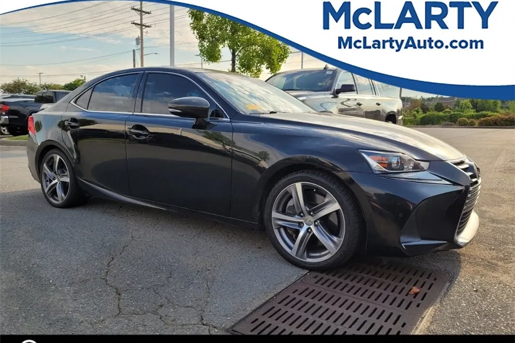 2018 Lexus IS 300 photo 1