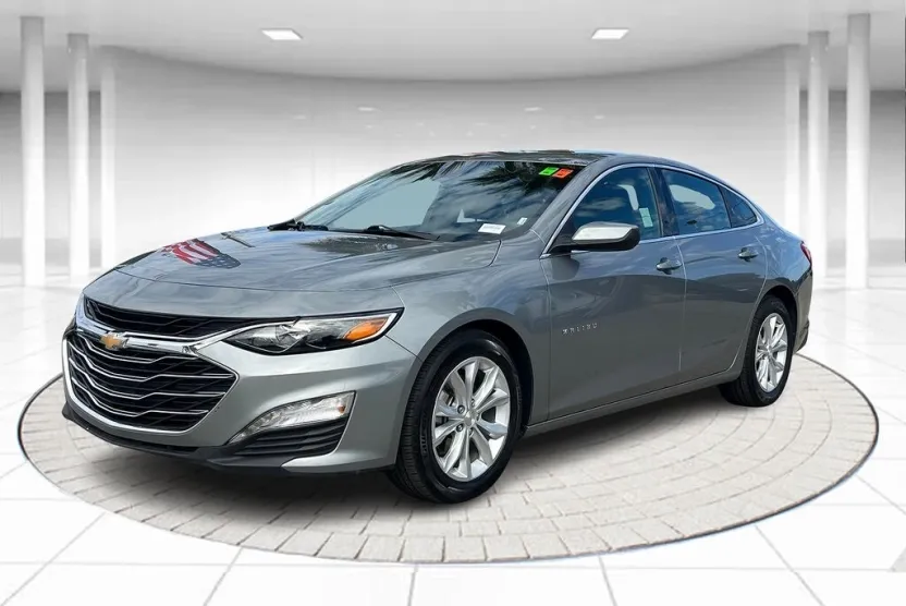 2024 Chevrolet Malibu 1LT photo 1