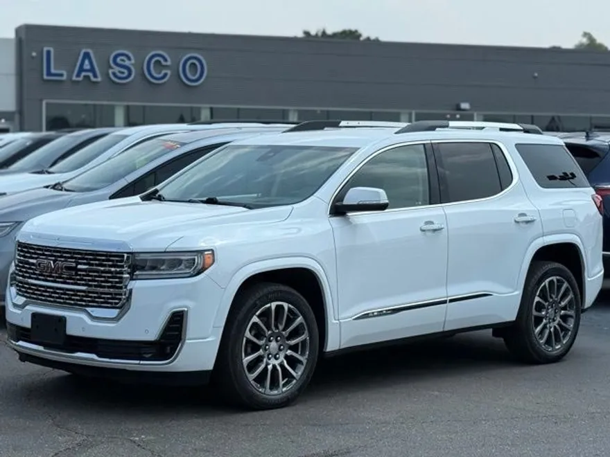 2023 Gmc Acadia Denali photo 1