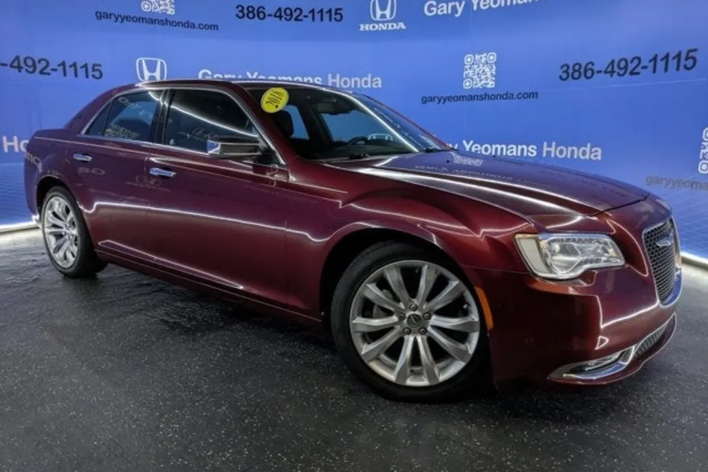 2018 Chrysler 300 Limited photo 1